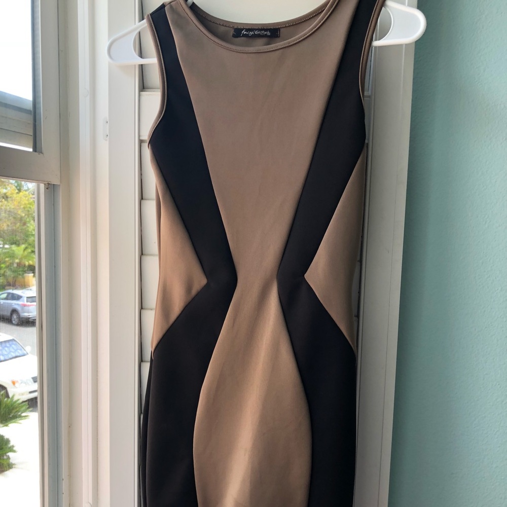 Dress - Picture 3 of 4